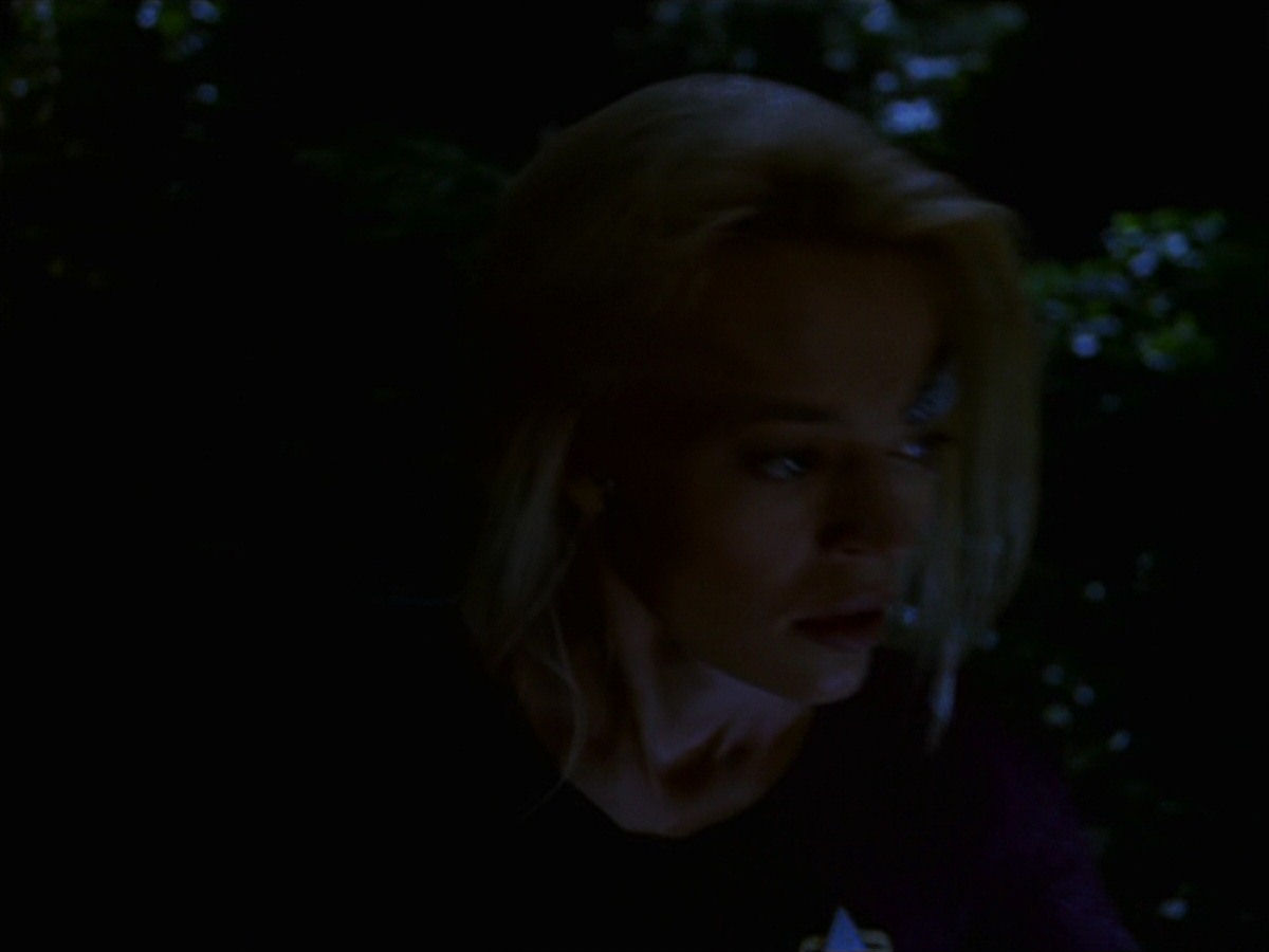 extant_StarTrek_VOY_7x22-NaturalLaw_1529.jpg