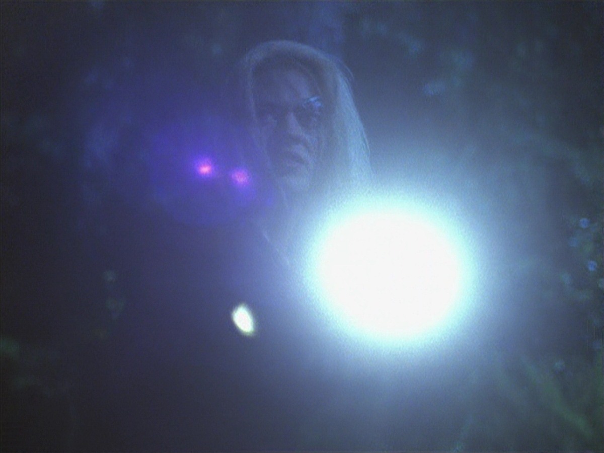 extant_StarTrek_VOY_7x22-NaturalLaw_1558.jpg