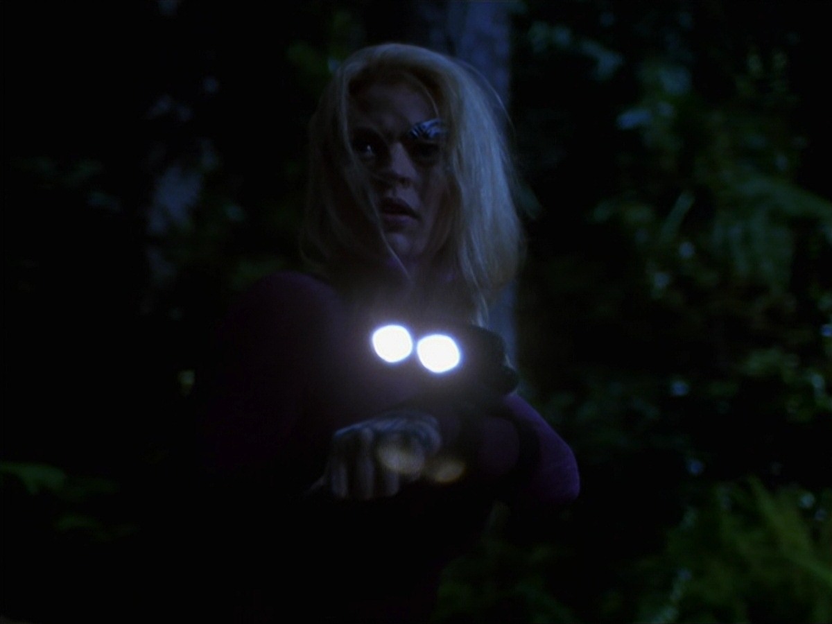 extant_StarTrek_VOY_7x22-NaturalLaw_1559.jpg