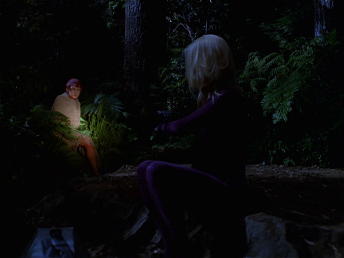 extant_StarTrek_VOY_7x22-NaturalLaw_1568.jpg