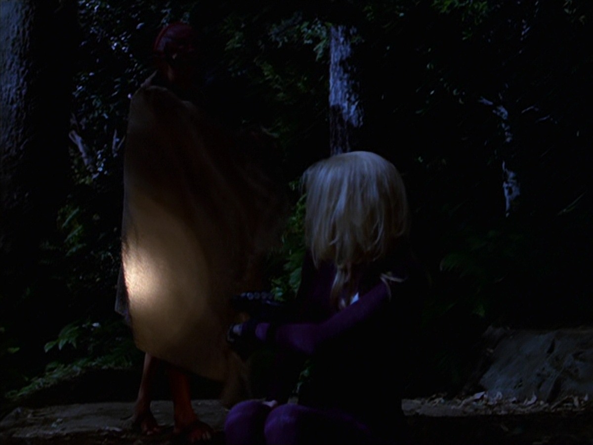 extant_StarTrek_VOY_7x22-NaturalLaw_1573.jpg