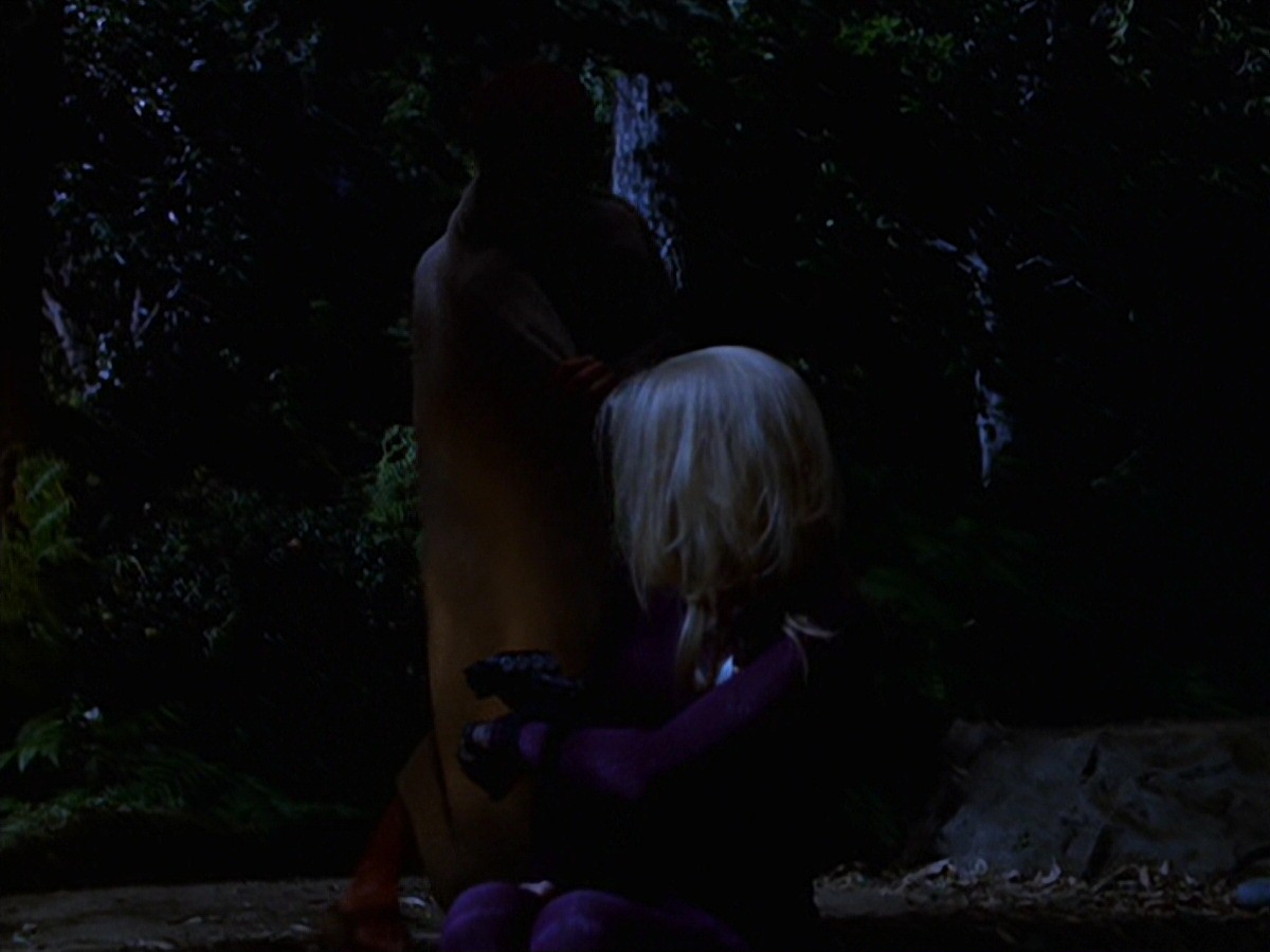 extant_StarTrek_VOY_7x22-NaturalLaw_1574.jpg