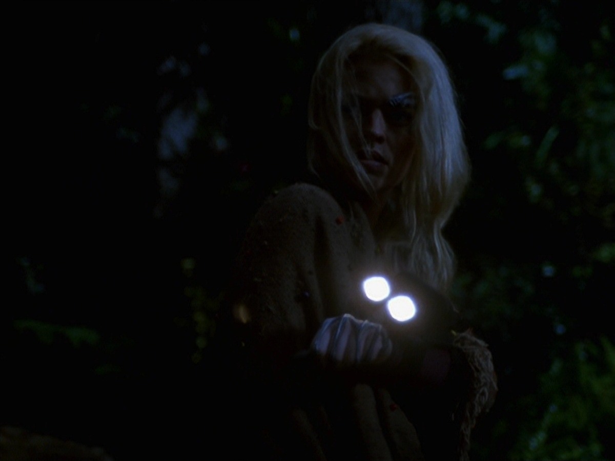 extant_StarTrek_VOY_7x22-NaturalLaw_1604.jpg