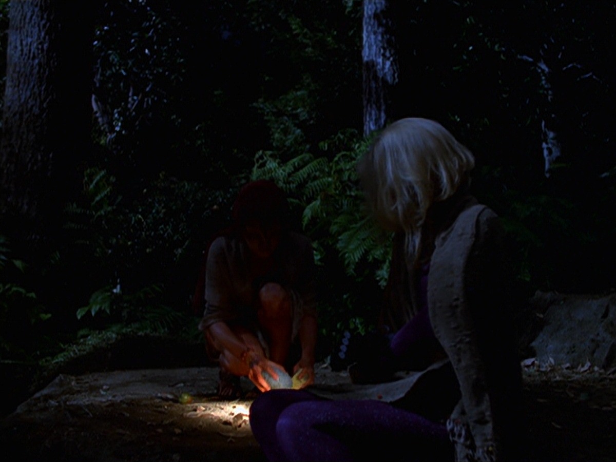 extant_StarTrek_VOY_7x22-NaturalLaw_1616.jpg