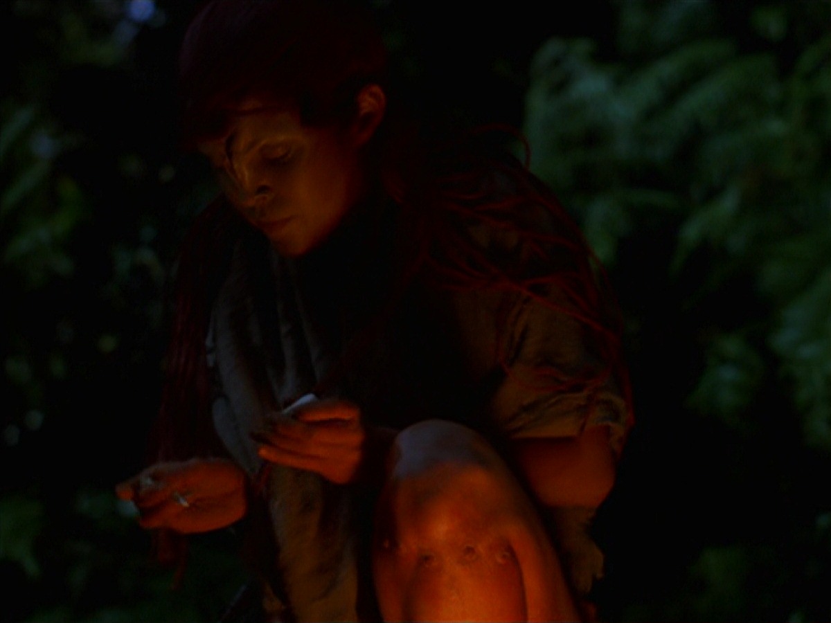 extant_StarTrek_VOY_7x22-NaturalLaw_1668.jpg