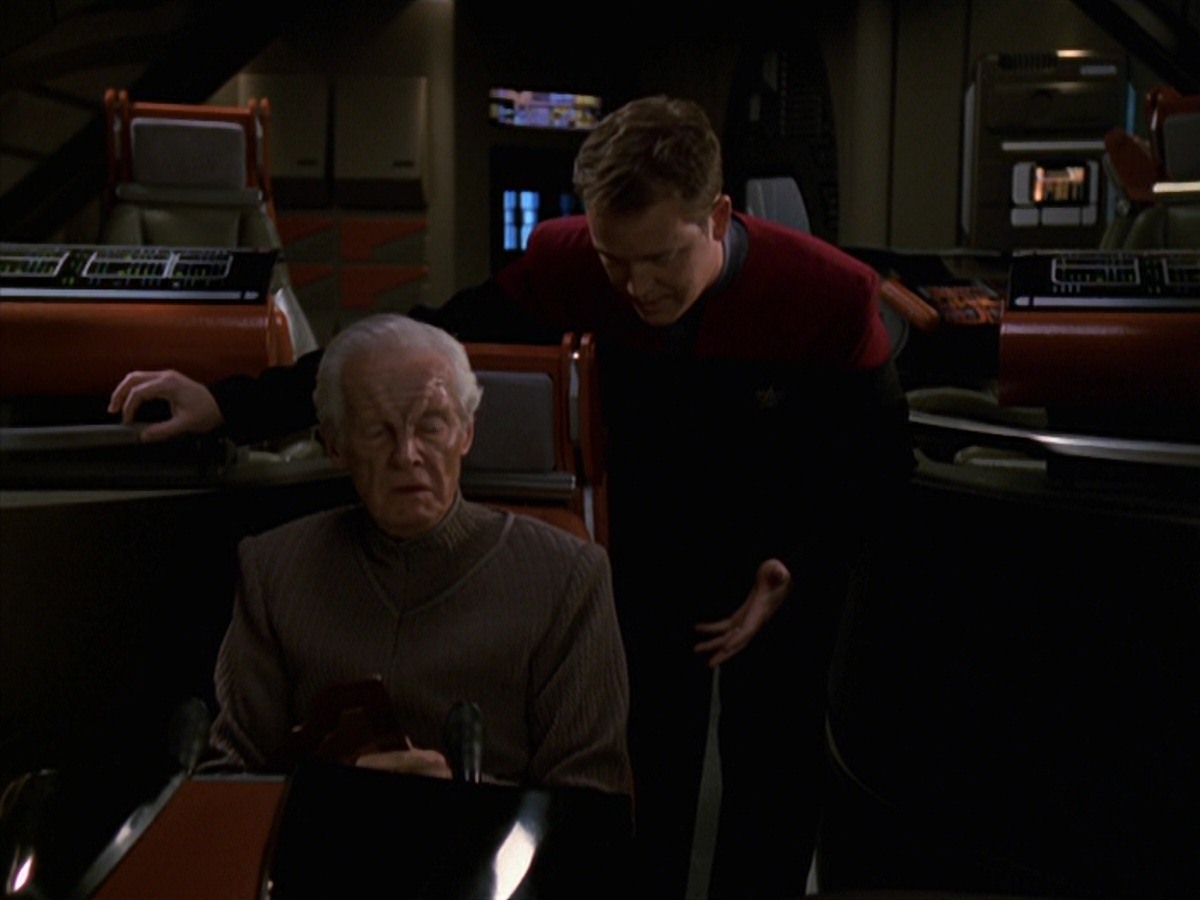 extant_StarTrek_VOY_7x22-NaturalLaw_1715.jpg