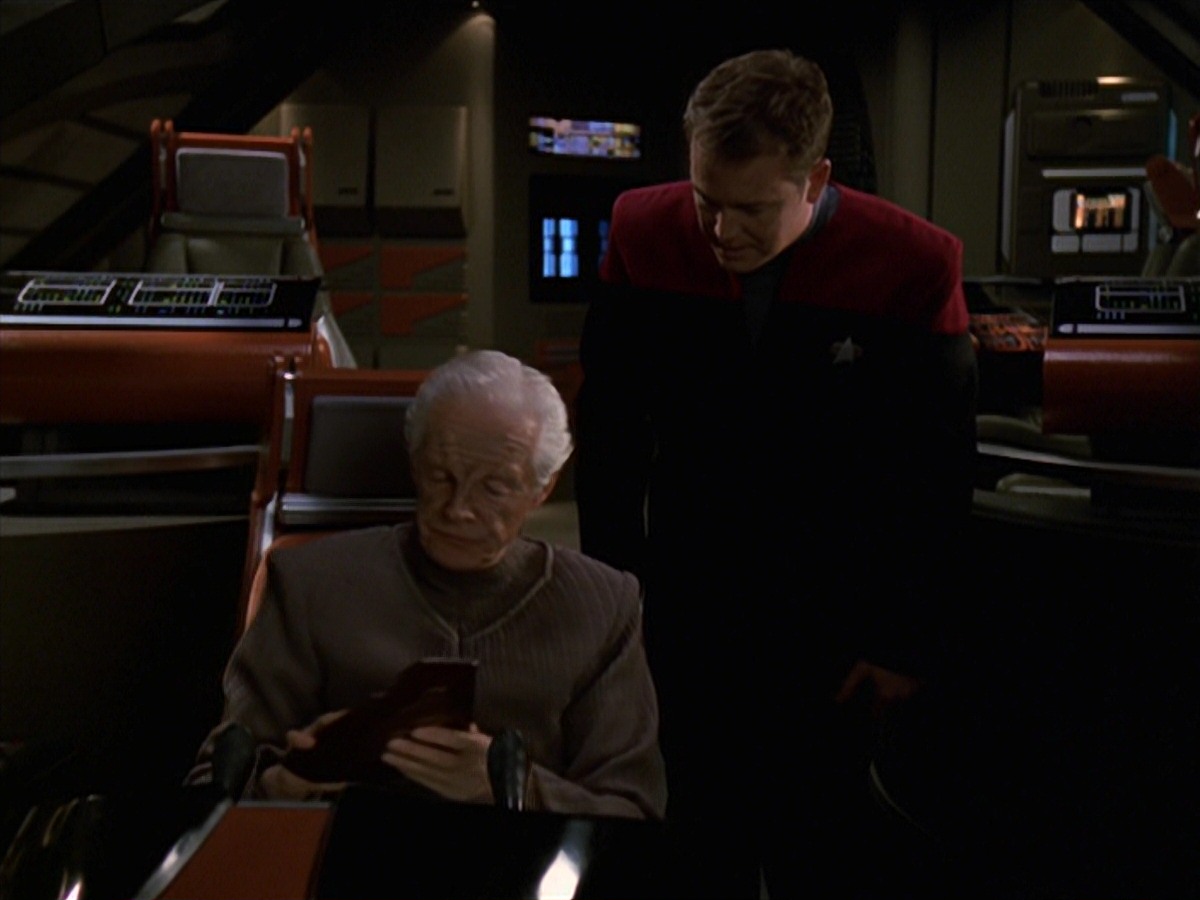 extant_StarTrek_VOY_7x22-NaturalLaw_1758.jpg