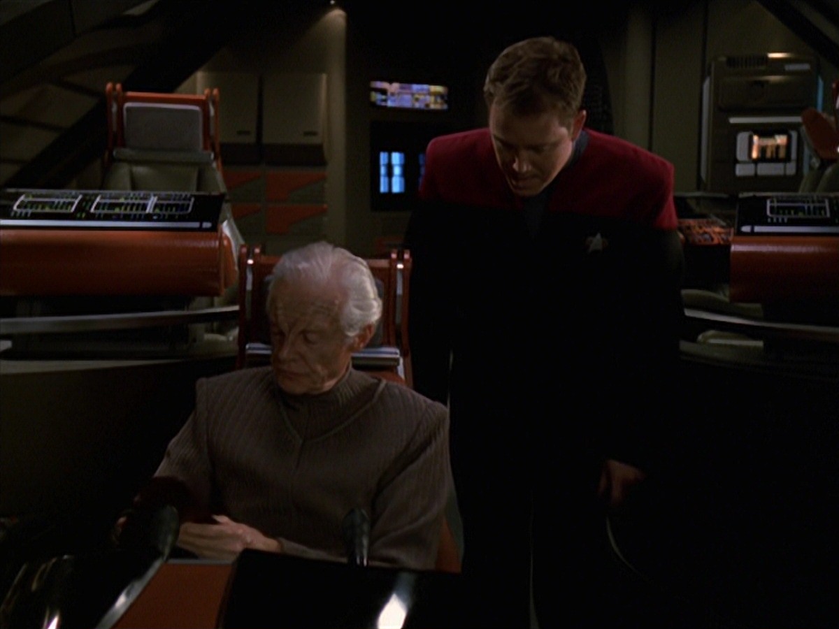 extant_StarTrek_VOY_7x22-NaturalLaw_1759.jpg