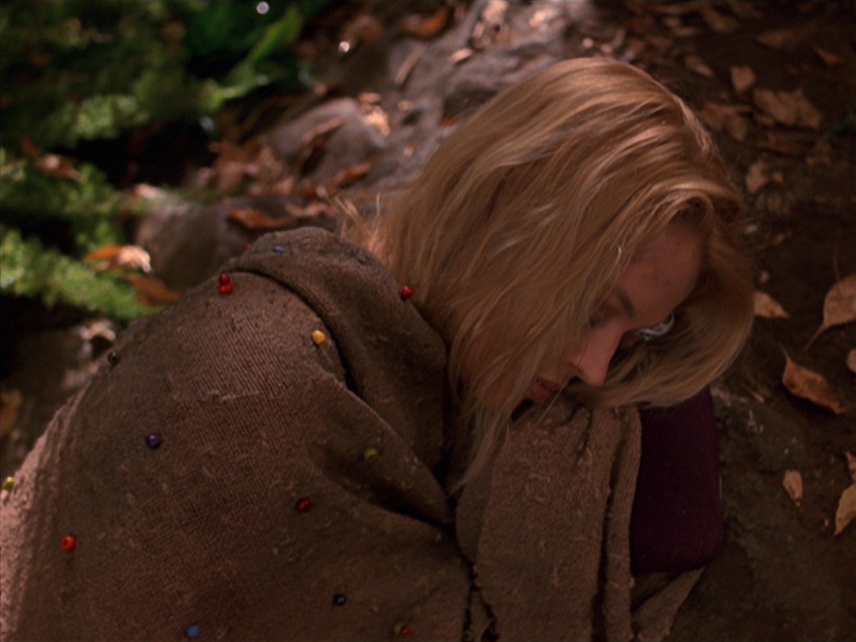 extant_StarTrek_VOY_7x22-NaturalLaw_1794.jpg