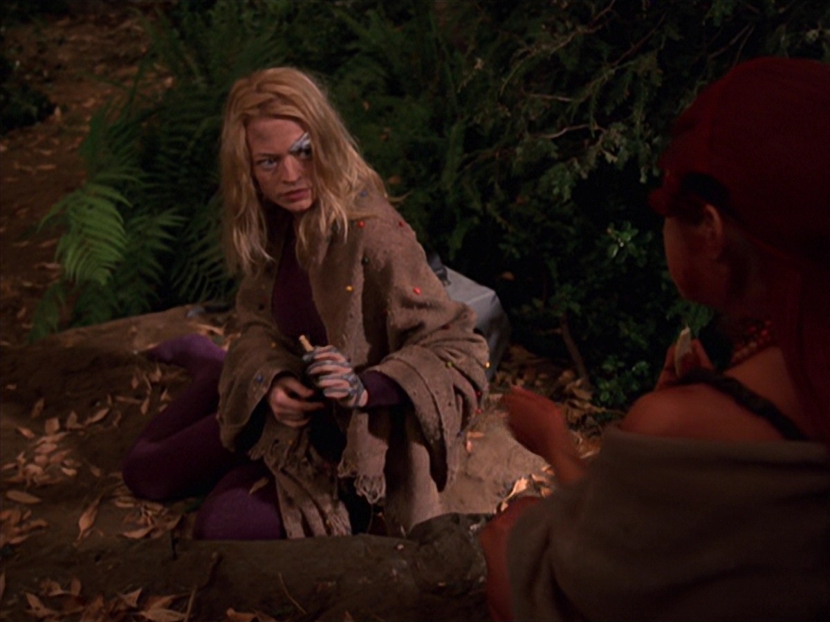 extant_StarTrek_VOY_7x22-NaturalLaw_1835.jpg