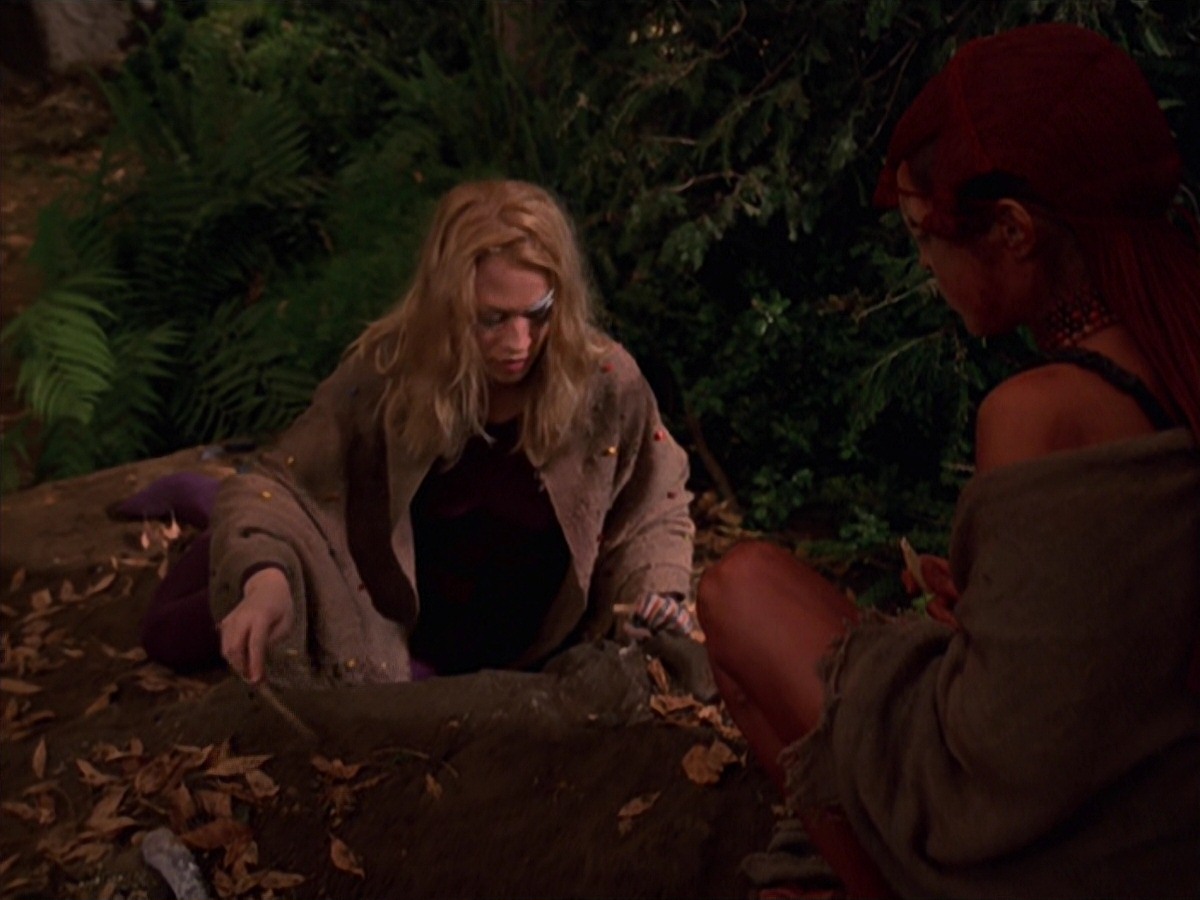 extant_StarTrek_VOY_7x22-NaturalLaw_1851.jpg