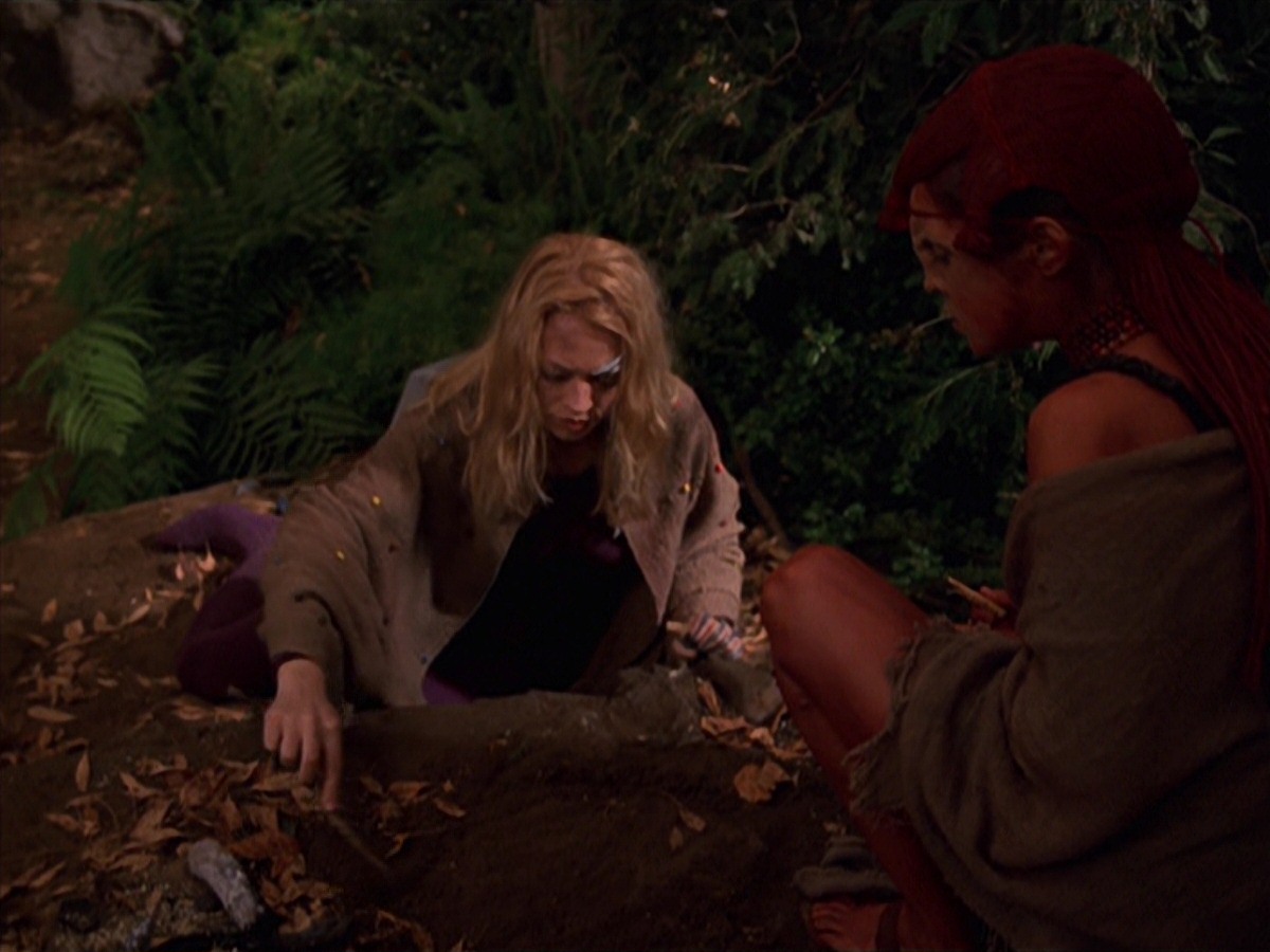 extant_StarTrek_VOY_7x22-NaturalLaw_1854.jpg