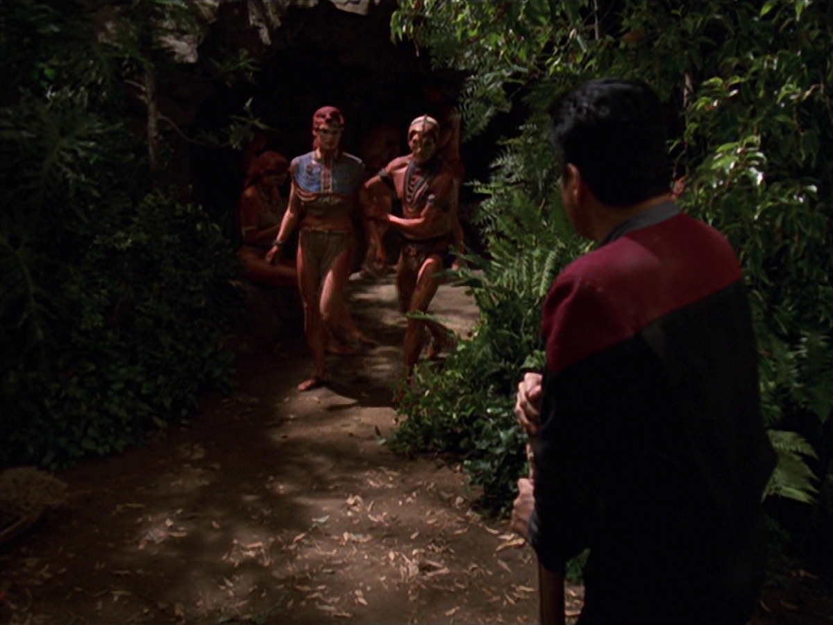extant_StarTrek_VOY_7x22-NaturalLaw_2061.jpg