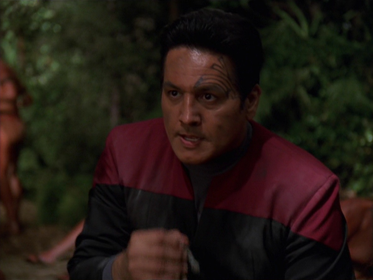 extant_StarTrek_VOY_7x22-NaturalLaw_2104.jpg