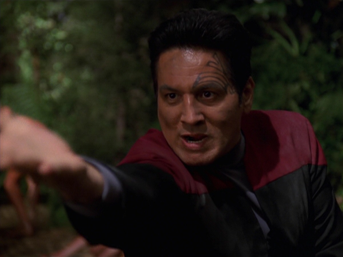 extant_StarTrek_VOY_7x22-NaturalLaw_2110.jpg