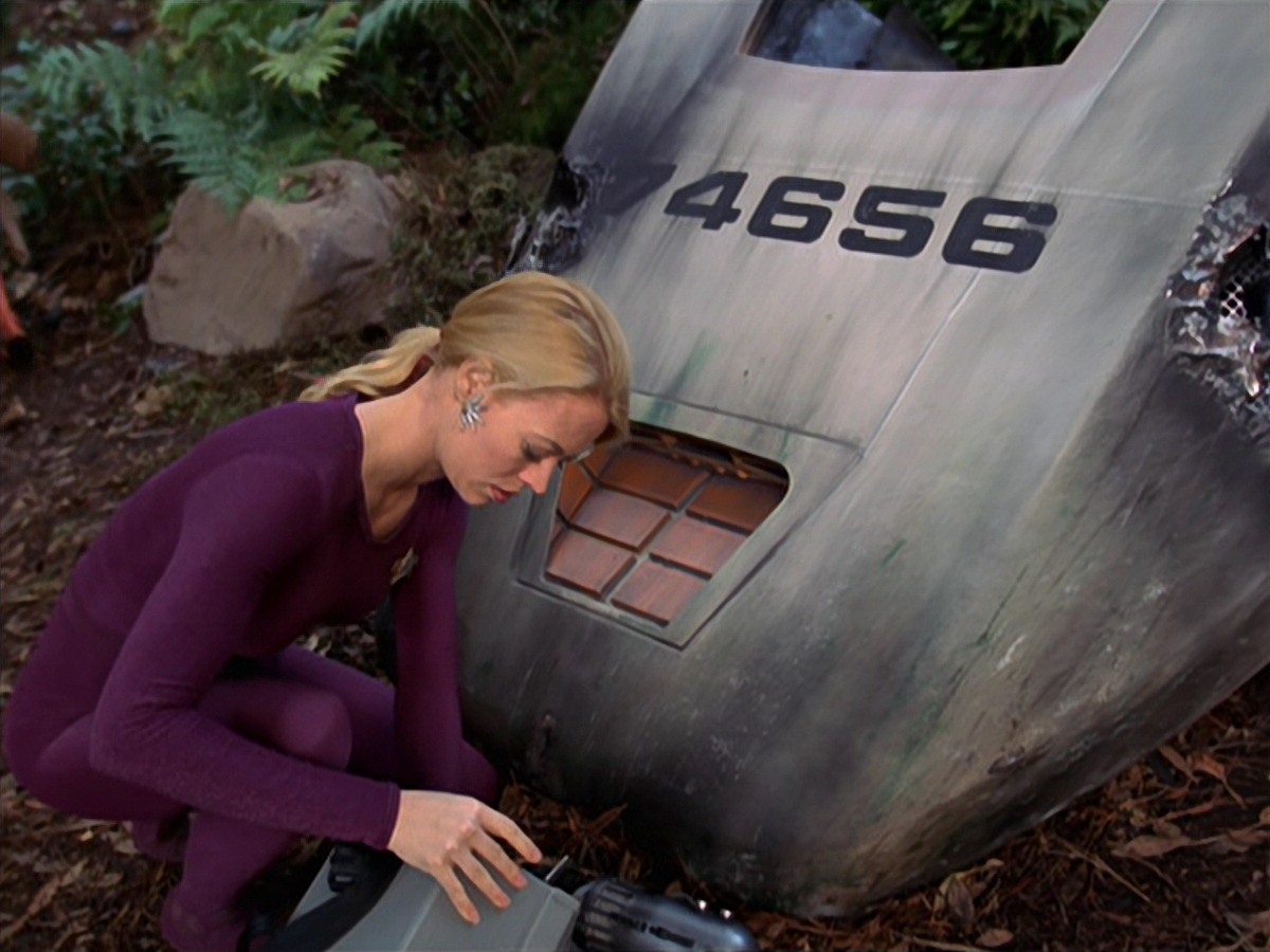 extant_StarTrek_VOY_7x22-NaturalLaw_2151.jpg