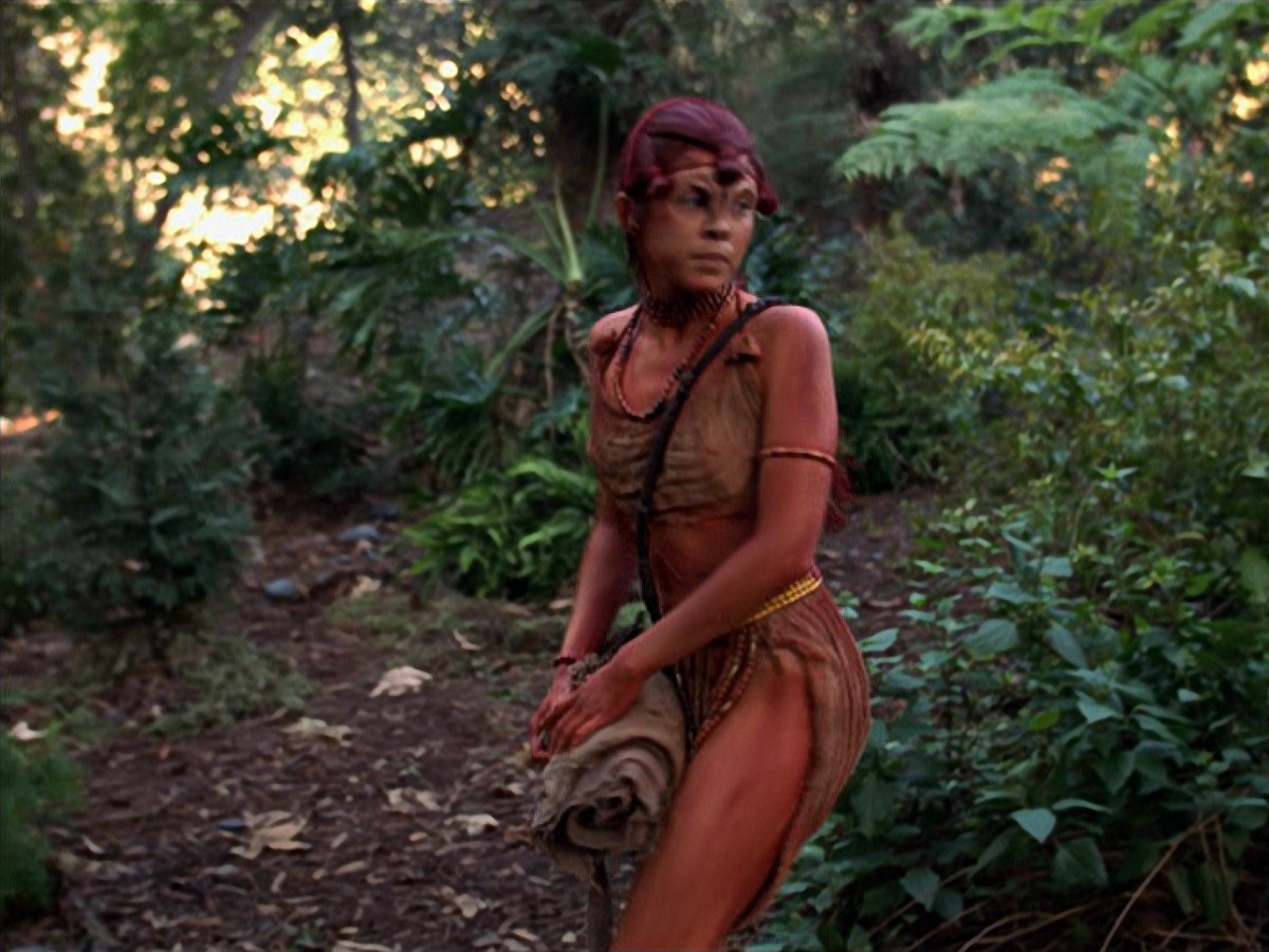 extant_StarTrek_VOY_7x22-NaturalLaw_2157.jpg