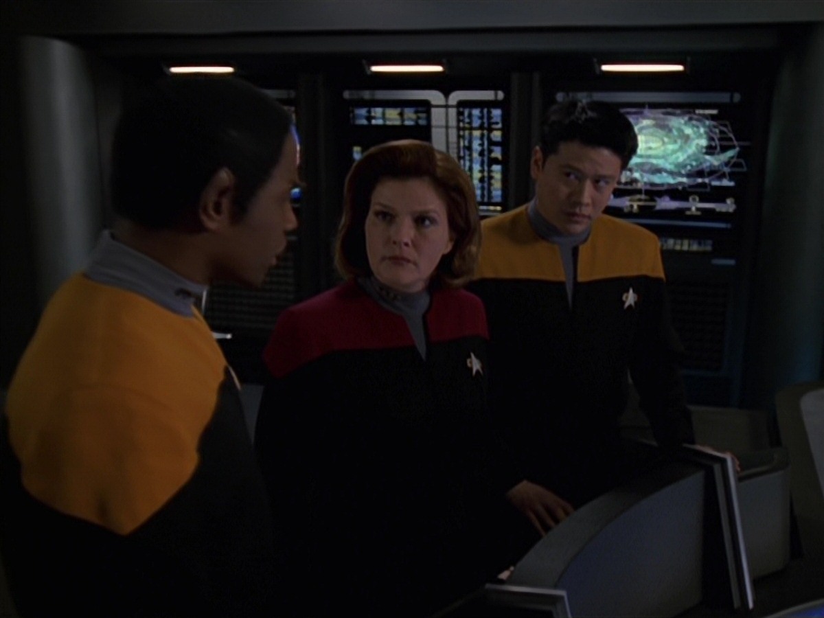 extant_StarTrek_VOY_7x22-NaturalLaw_2178.jpg