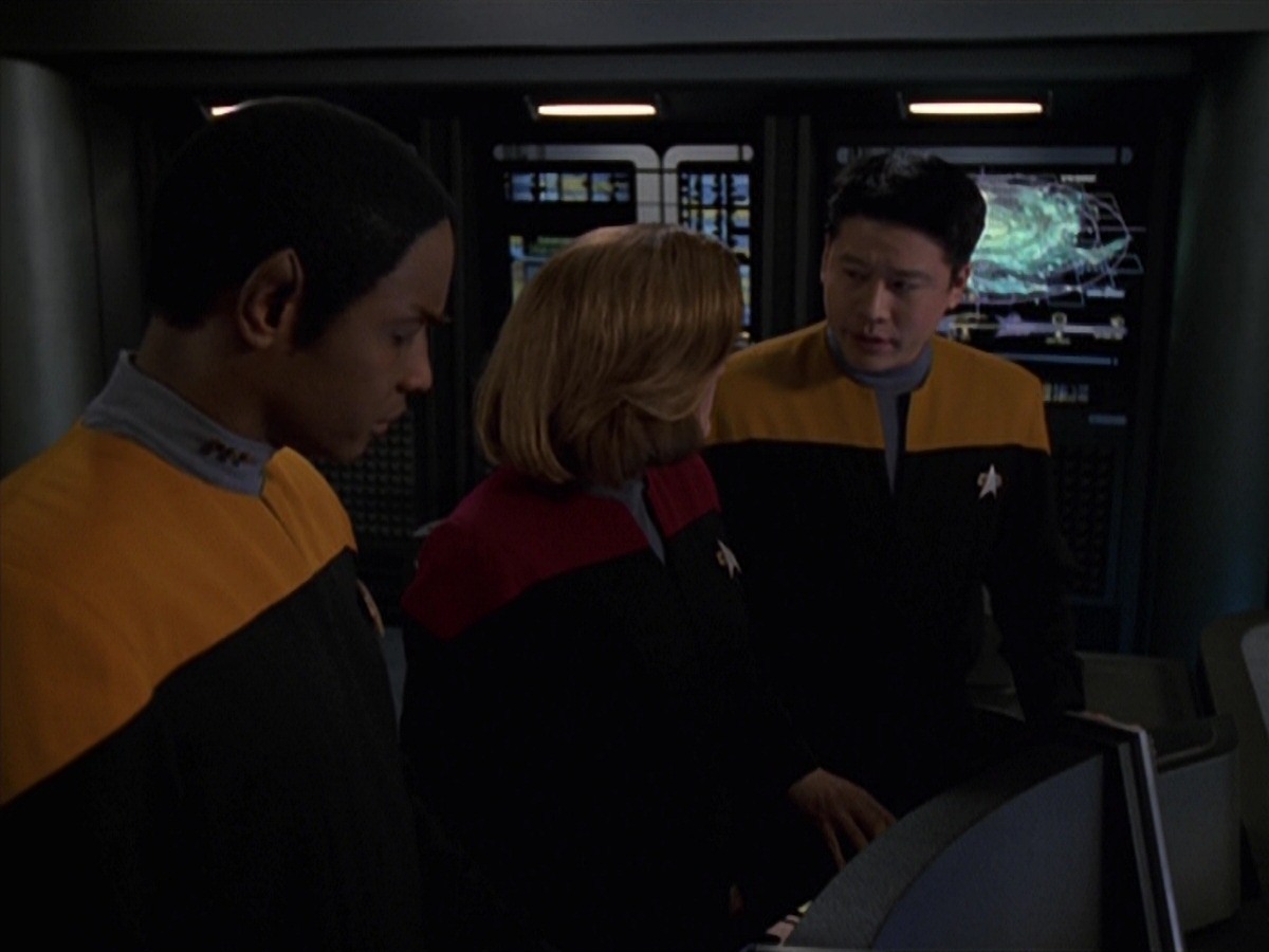 extant_StarTrek_VOY_7x22-NaturalLaw_2183.jpg