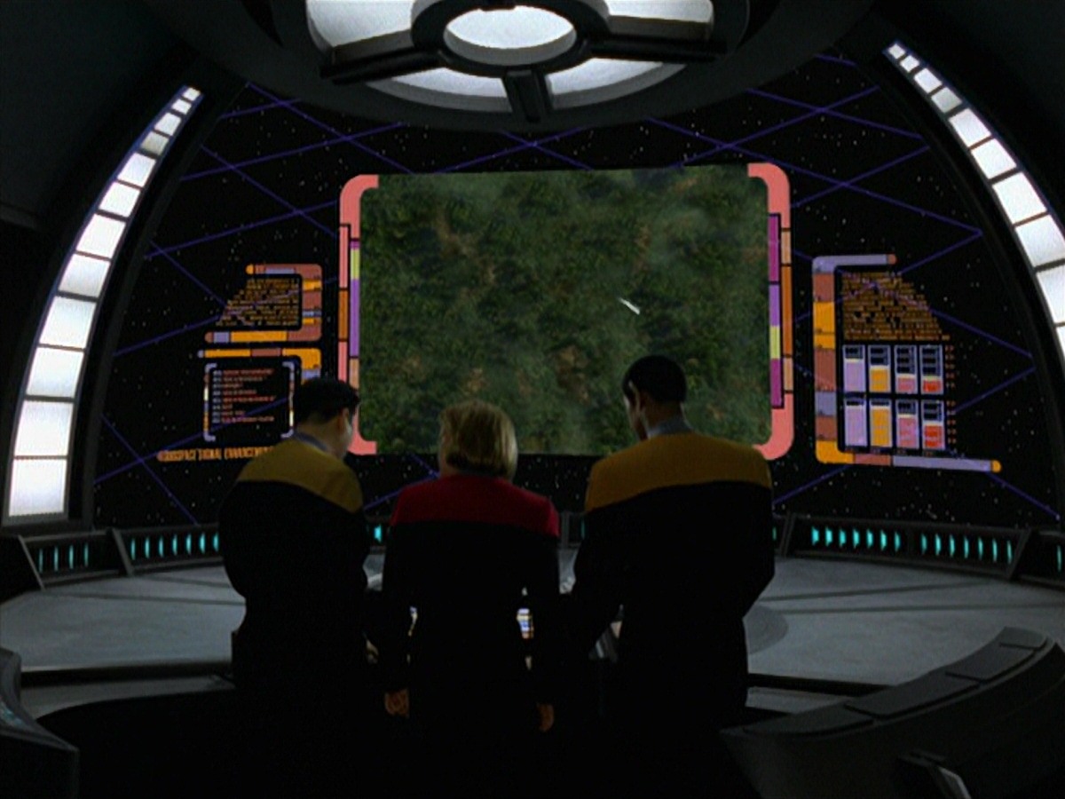 extant_StarTrek_VOY_7x22-NaturalLaw_2193.jpg