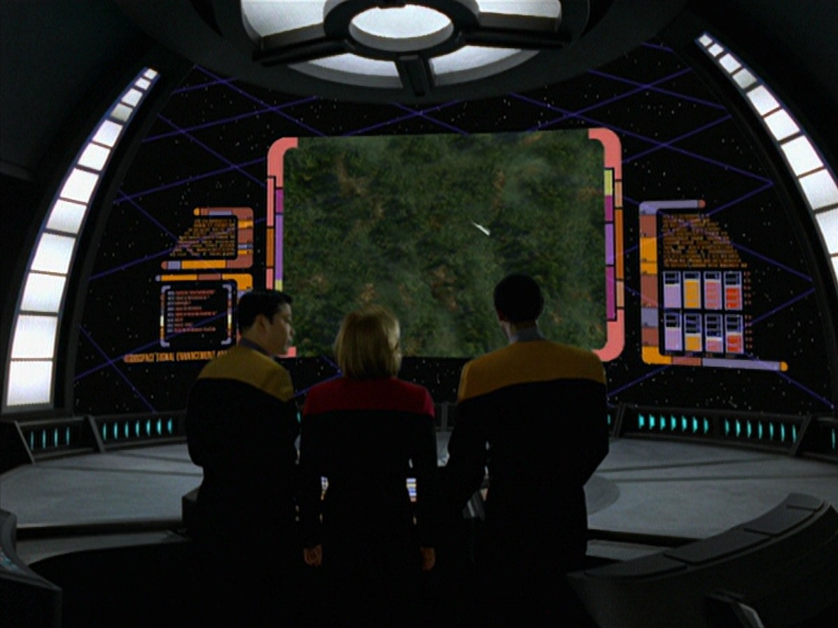 extant_StarTrek_VOY_7x22-NaturalLaw_2196.jpg