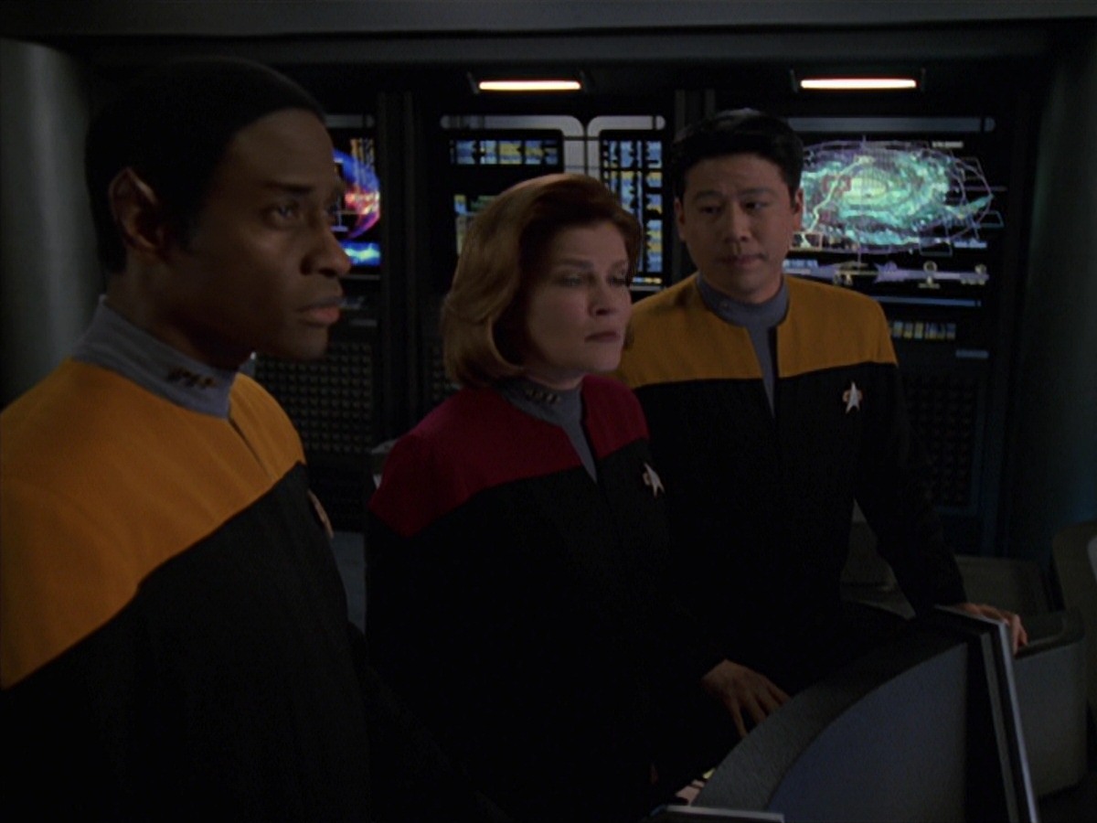 extant_StarTrek_VOY_7x22-NaturalLaw_2197.jpg
