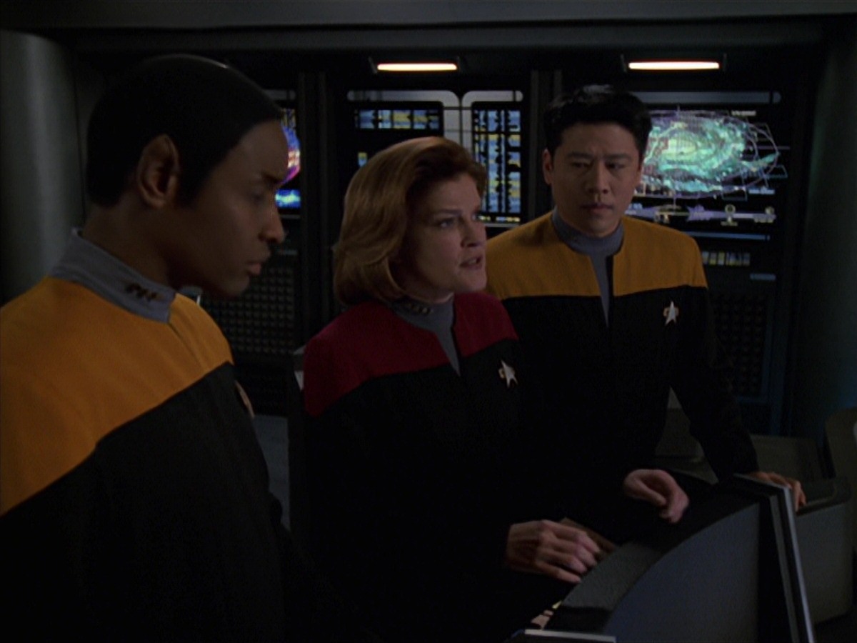 extant_StarTrek_VOY_7x22-NaturalLaw_2205.jpg