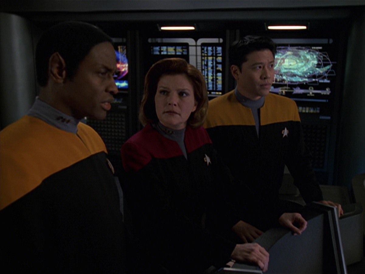 extant_StarTrek_VOY_7x22-NaturalLaw_2210.jpg