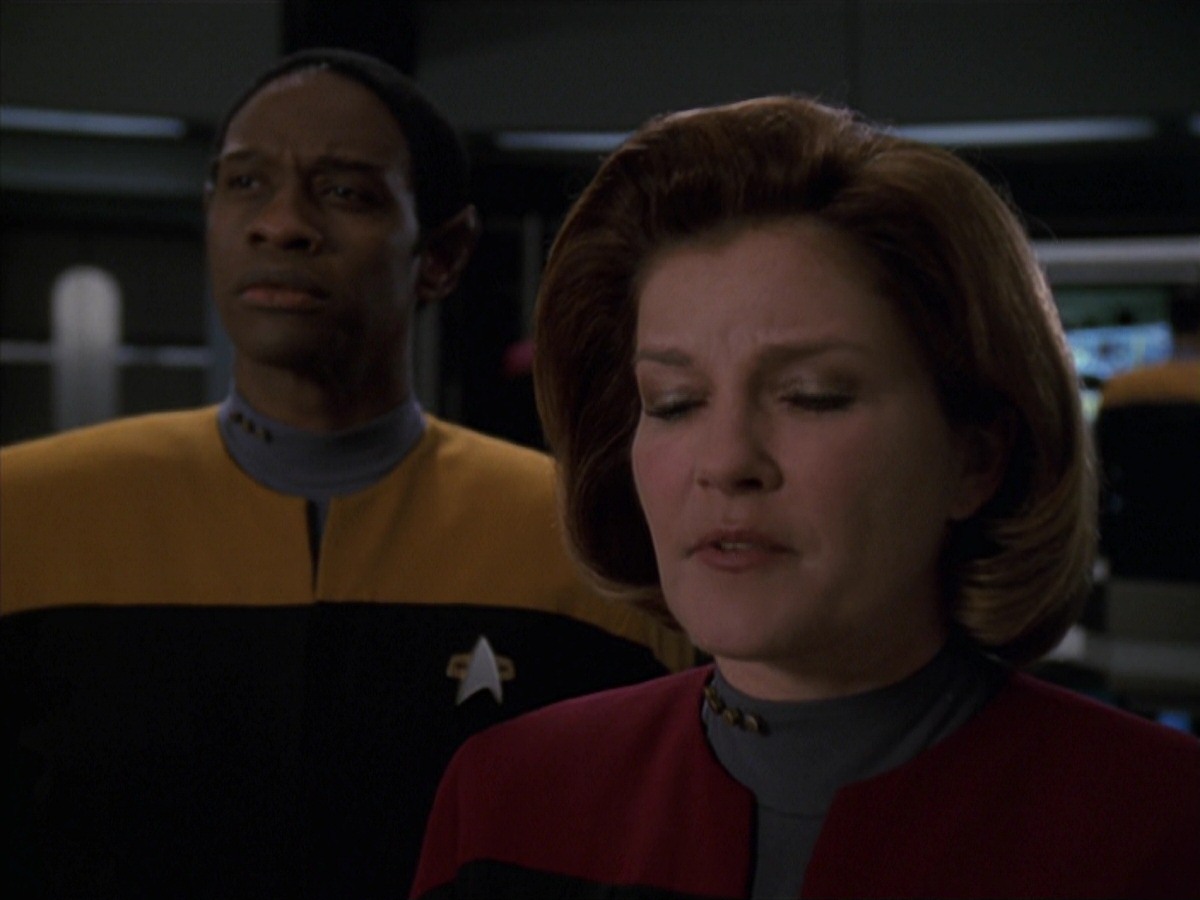 extant_StarTrek_VOY_7x22-NaturalLaw_2257.jpg