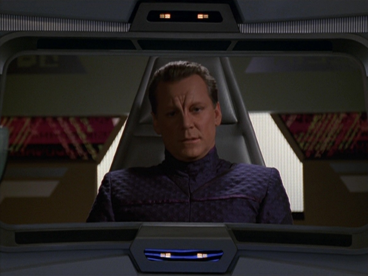 extant_StarTrek_VOY_7x22-NaturalLaw_2298.jpg