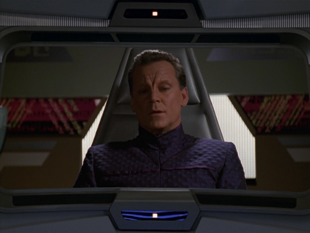 extant_StarTrek_VOY_7x22-NaturalLaw_2338.jpg