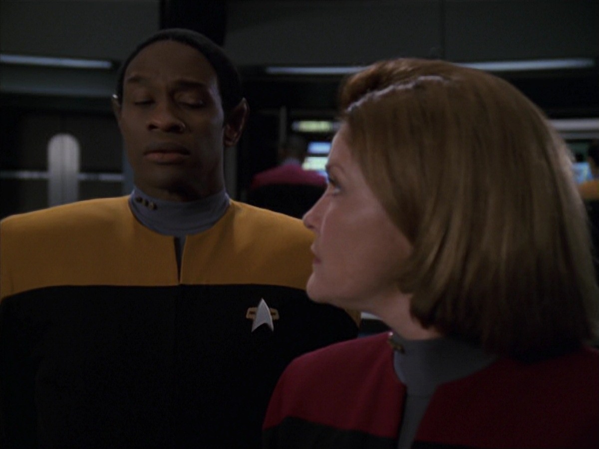 extant_StarTrek_VOY_7x22-NaturalLaw_2352.jpg