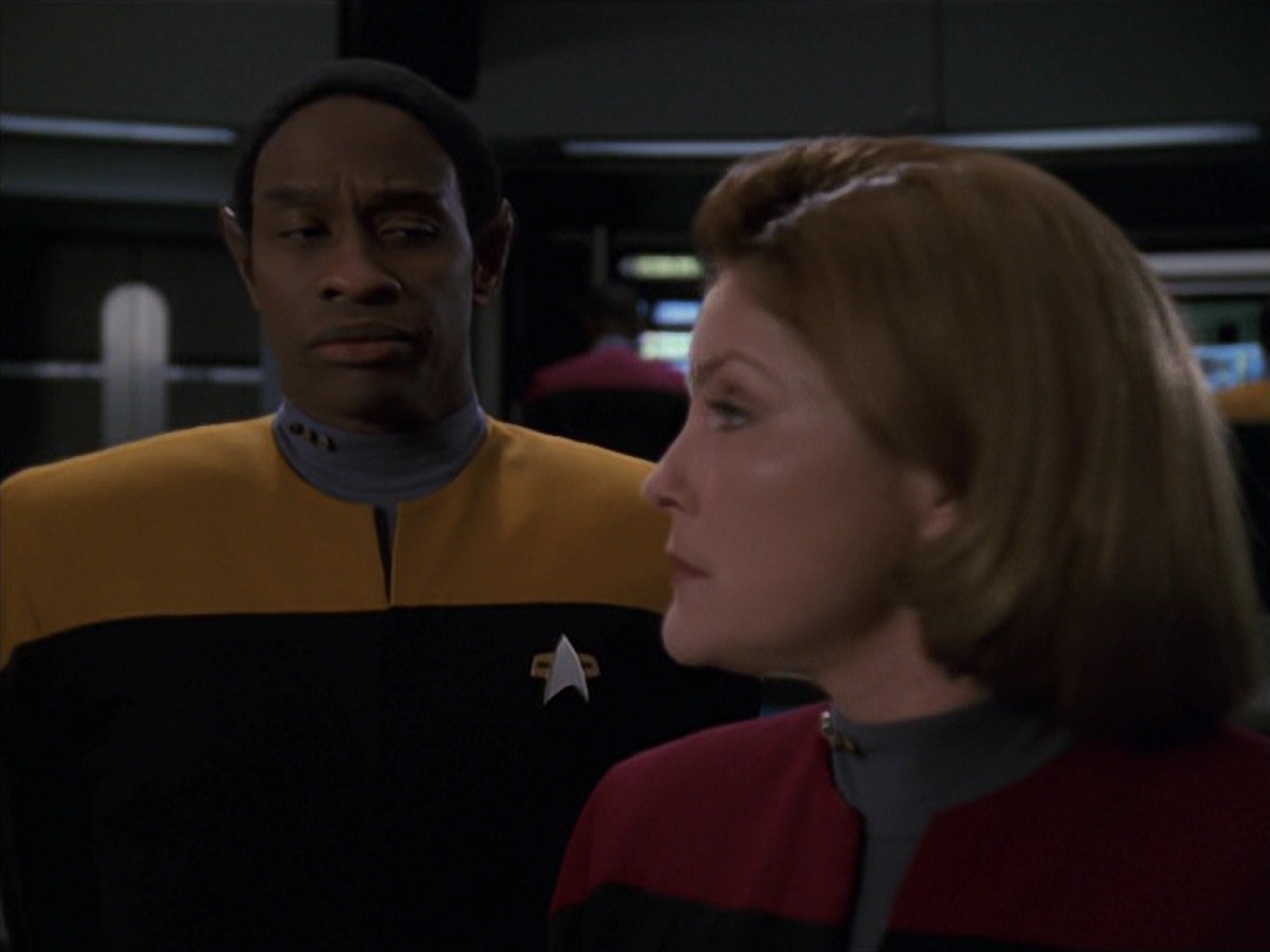 extant_StarTrek_VOY_7x22-NaturalLaw_2353.jpg
