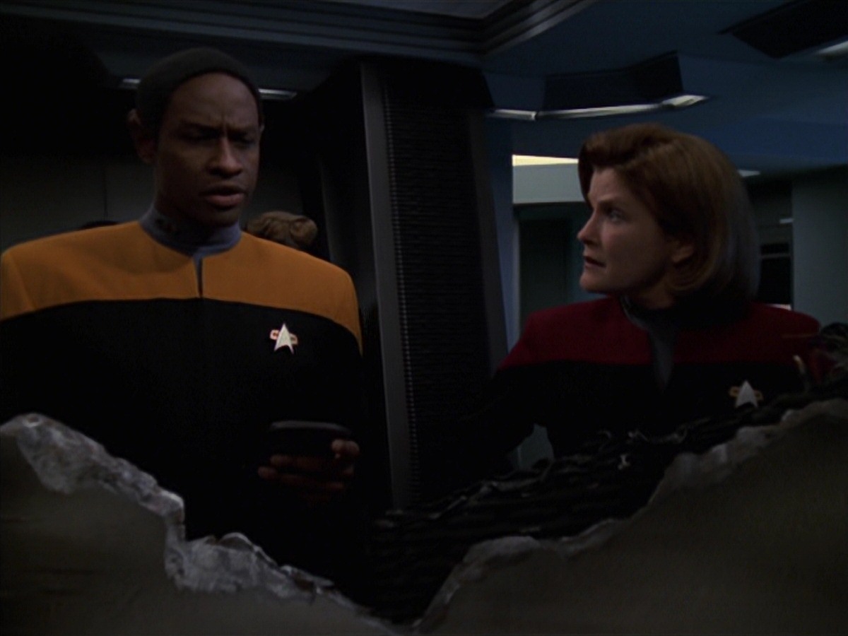 extant_StarTrek_VOY_7x22-NaturalLaw_2399.jpg