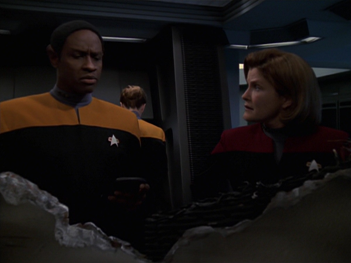 extant_StarTrek_VOY_7x22-NaturalLaw_2400.jpg