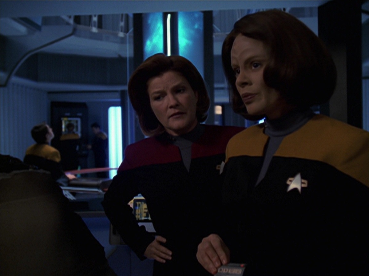 extant_StarTrek_VOY_7x22-NaturalLaw_2420.jpg