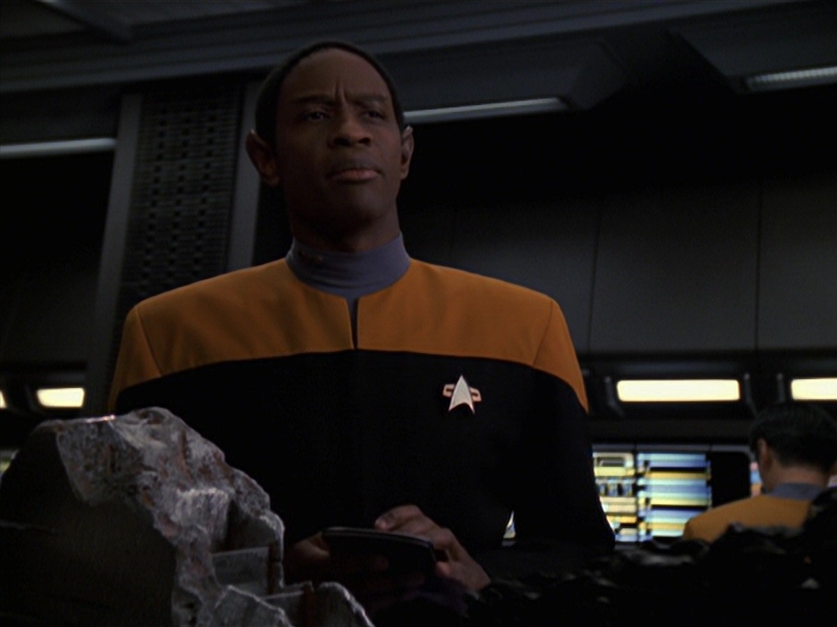 extant_StarTrek_VOY_7x22-NaturalLaw_2428.jpg