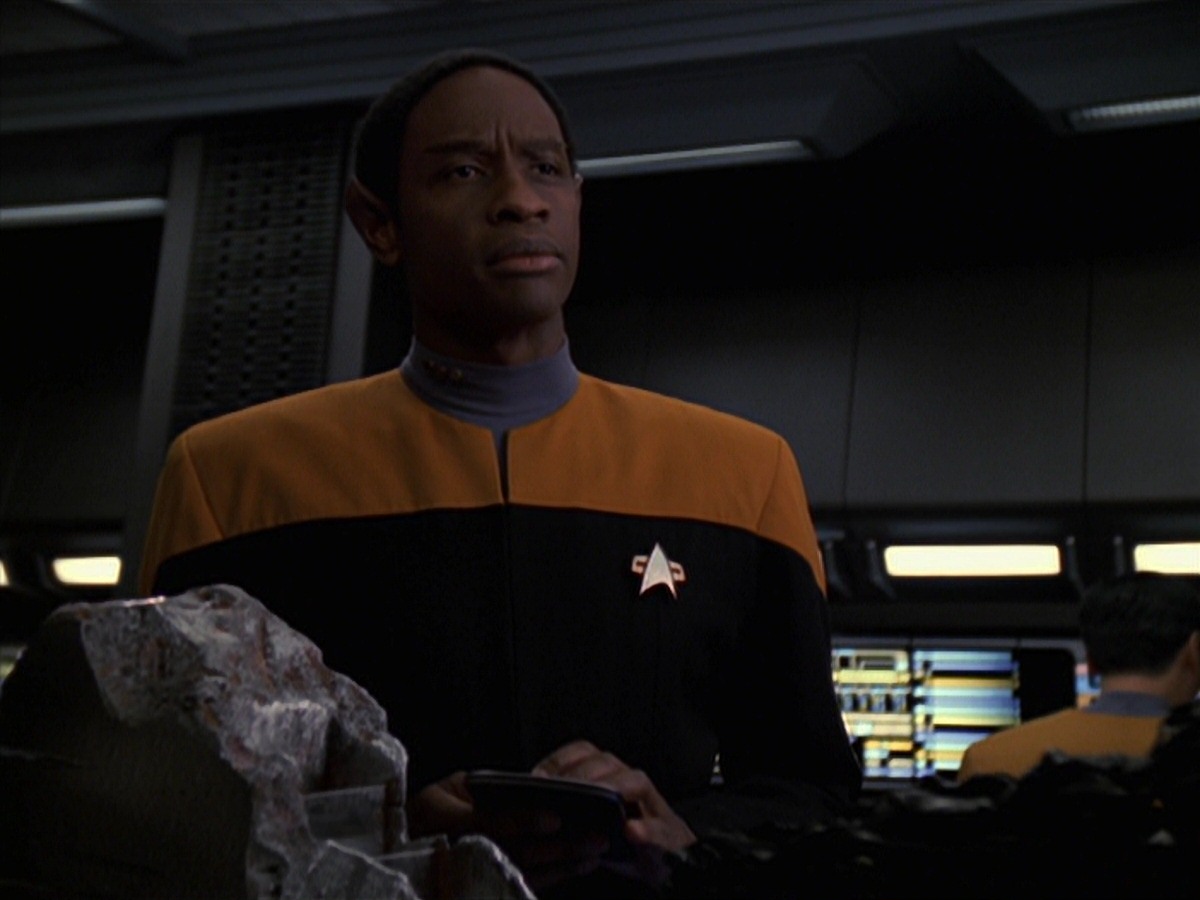 extant_StarTrek_VOY_7x22-NaturalLaw_2431.jpg