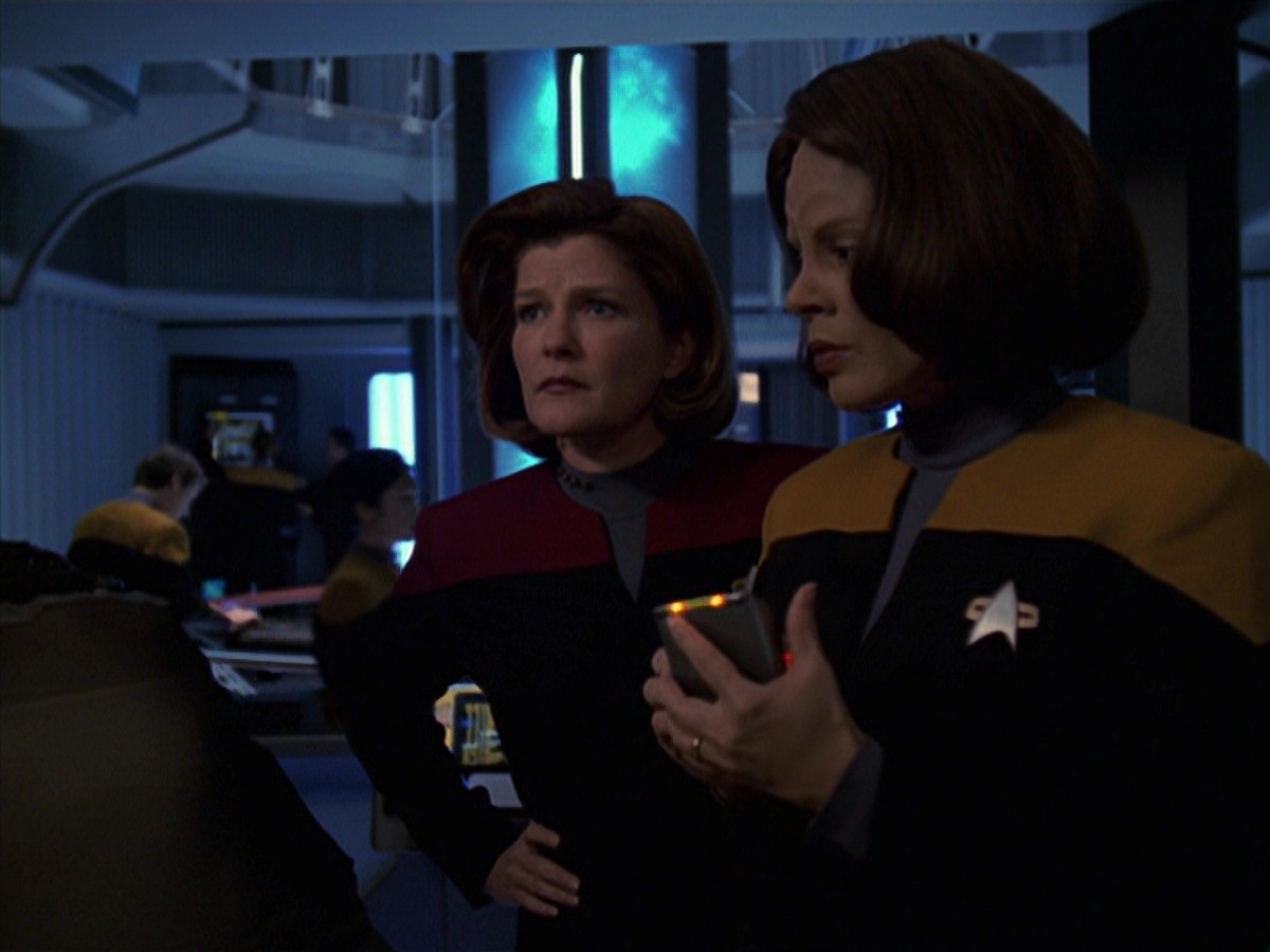 extant_StarTrek_VOY_7x22-NaturalLaw_2433.jpg