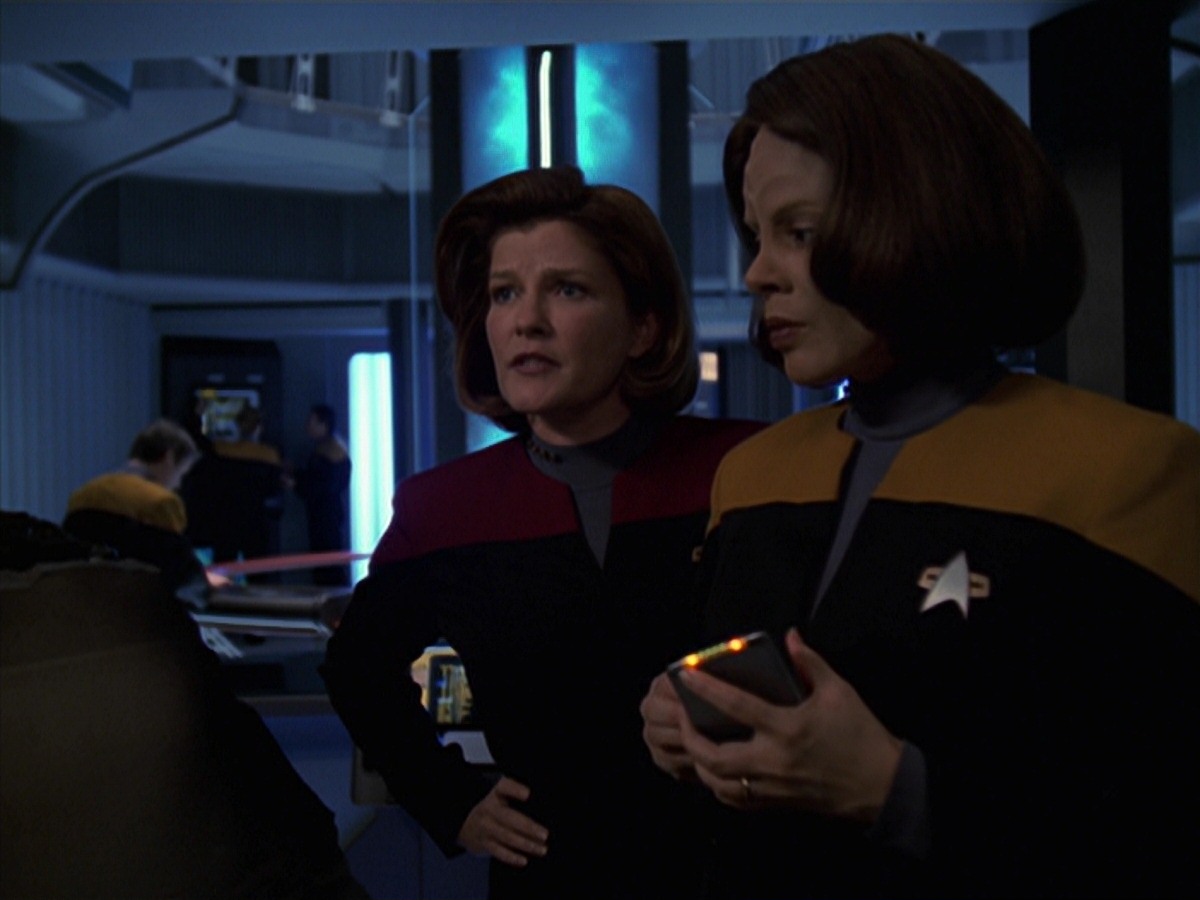 extant_StarTrek_VOY_7x22-NaturalLaw_2434.jpg