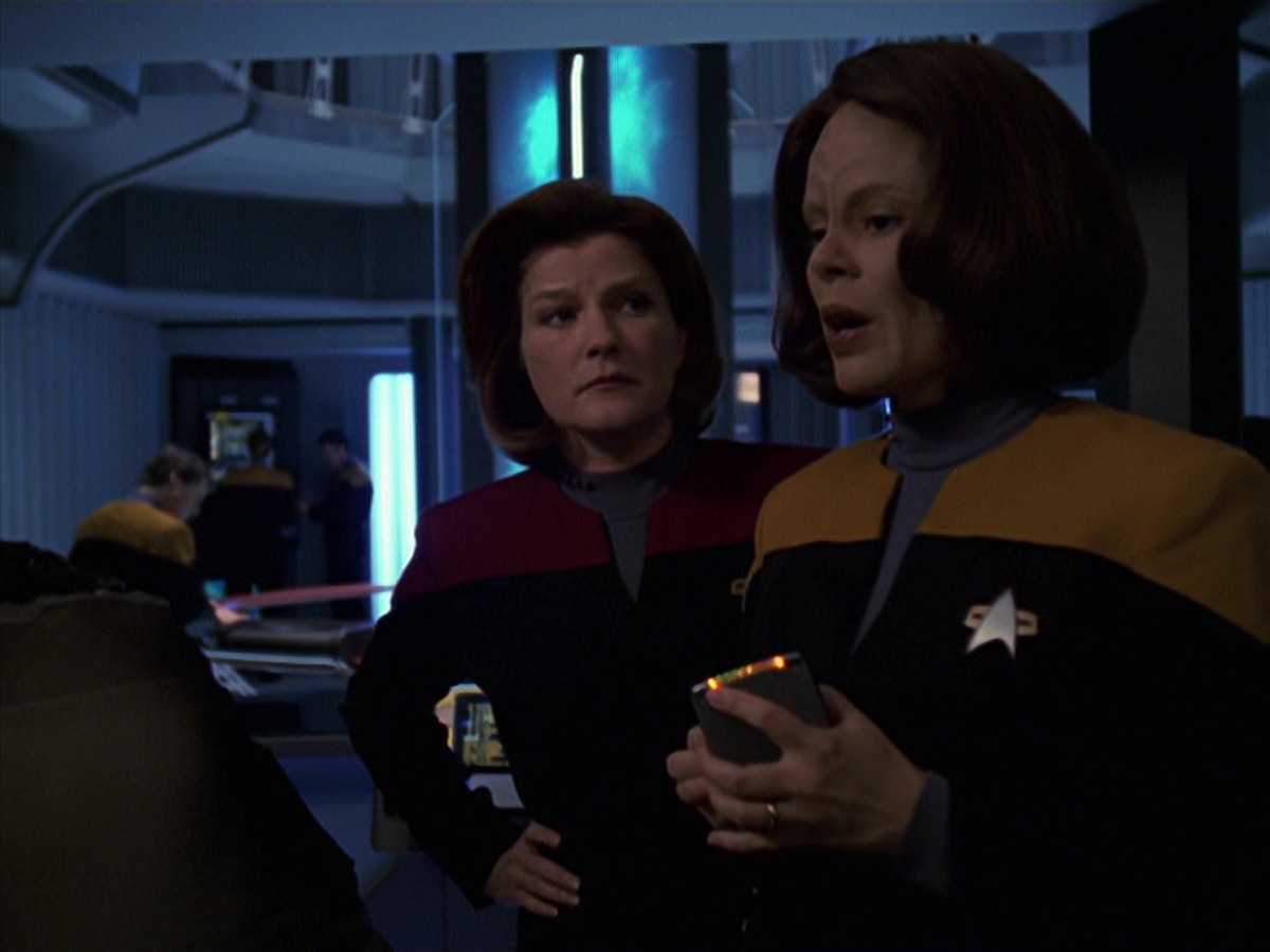 extant_StarTrek_VOY_7x22-NaturalLaw_2436.jpg