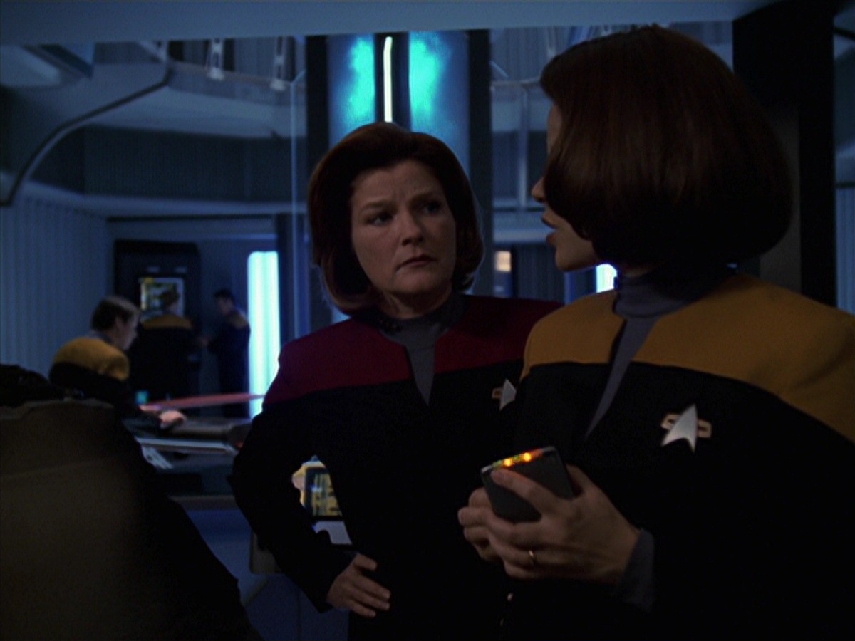 extant_StarTrek_VOY_7x22-NaturalLaw_2438.jpg
