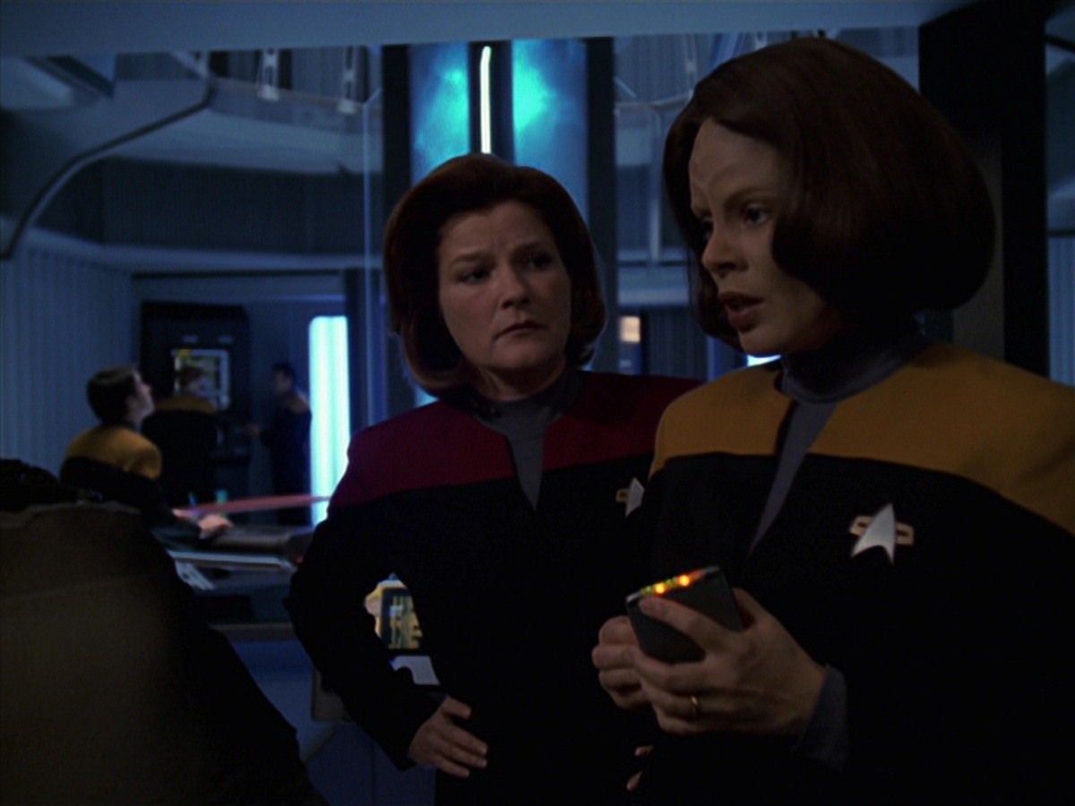 extant_StarTrek_VOY_7x22-NaturalLaw_2439.jpg