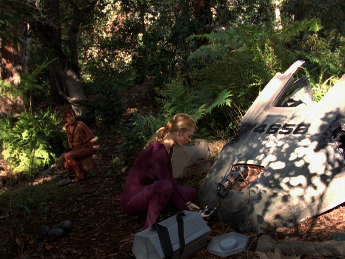 extant_StarTrek_VOY_7x22-NaturalLaw_2460.jpg