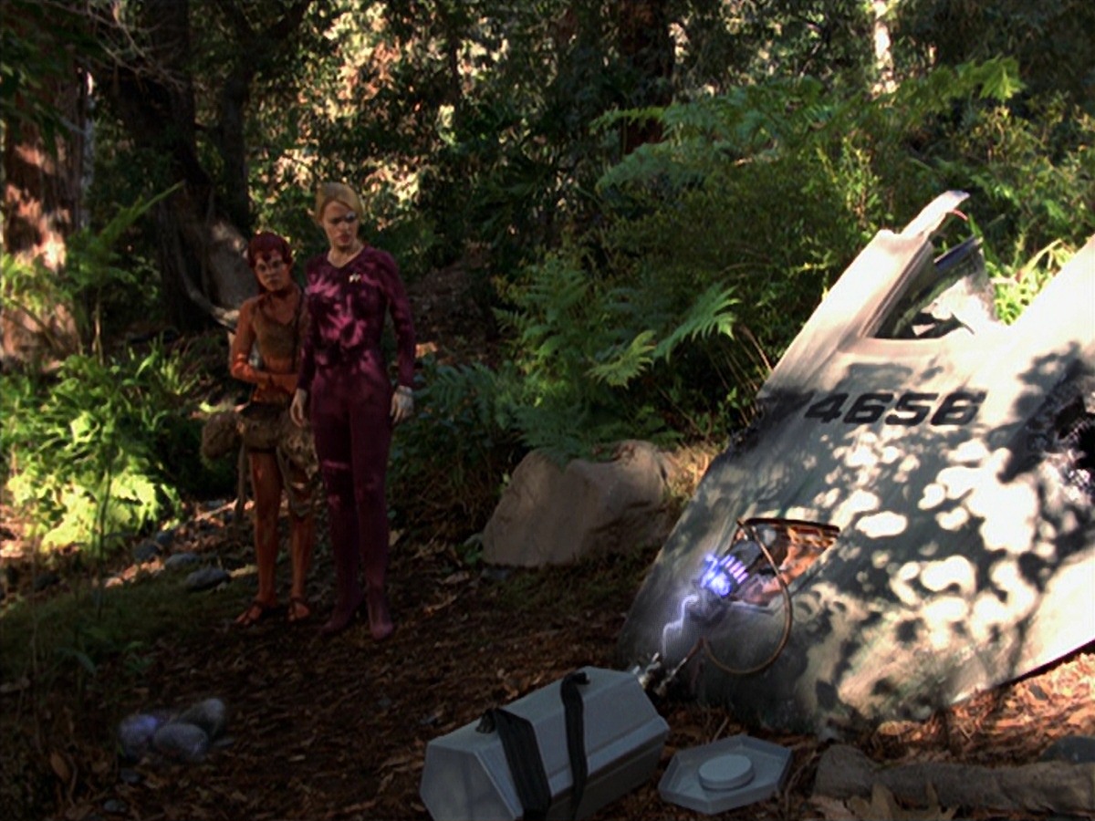 extant_StarTrek_VOY_7x22-NaturalLaw_2477.jpg