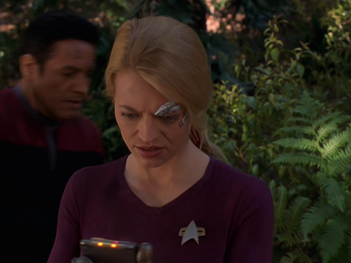 extant_StarTrek_VOY_7x22-NaturalLaw_2519.jpg