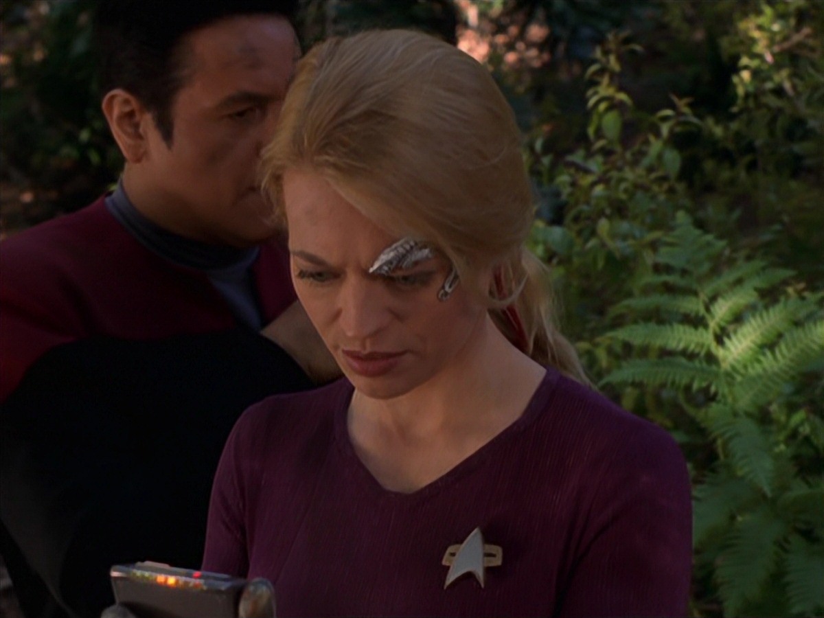 extant_StarTrek_VOY_7x22-NaturalLaw_2520.jpg