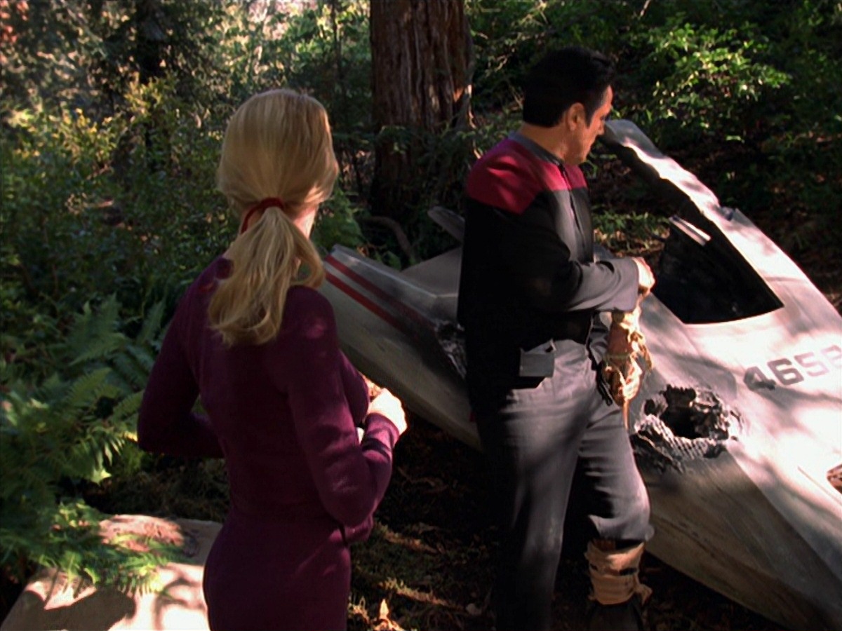 extant_StarTrek_VOY_7x22-NaturalLaw_2529.jpg