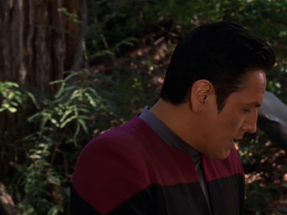 extant_StarTrek_VOY_7x22-NaturalLaw_2545.jpg