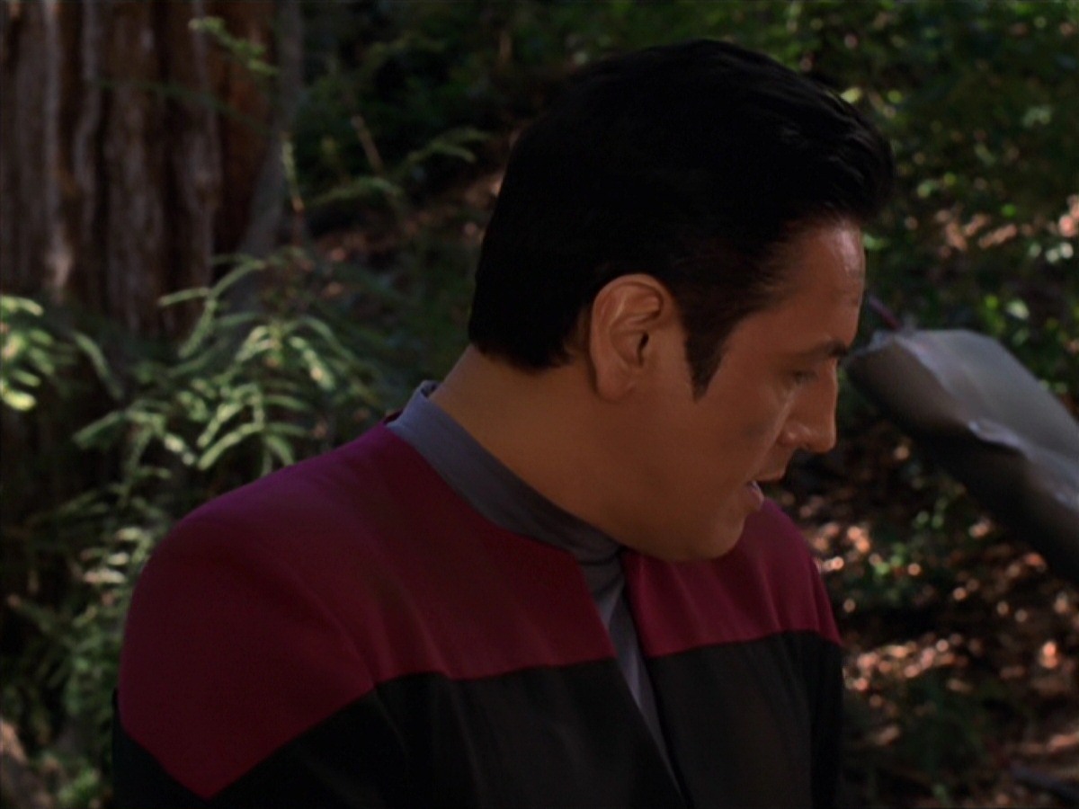extant_StarTrek_VOY_7x22-NaturalLaw_2546.jpg